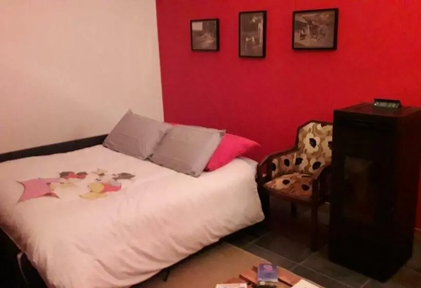 Familie Værelse, Le Relais