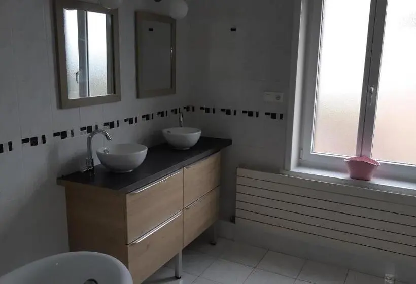 Camera Deluxe, Les Hauts De Proisy