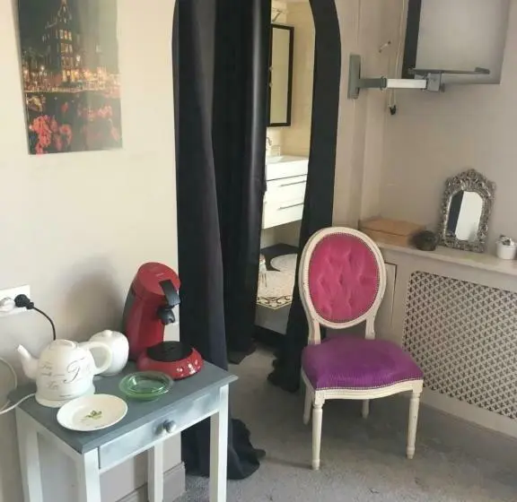 キングサイズベッドのスタンダードルーム, Luc S Place, Jaccuzi, Waterbed