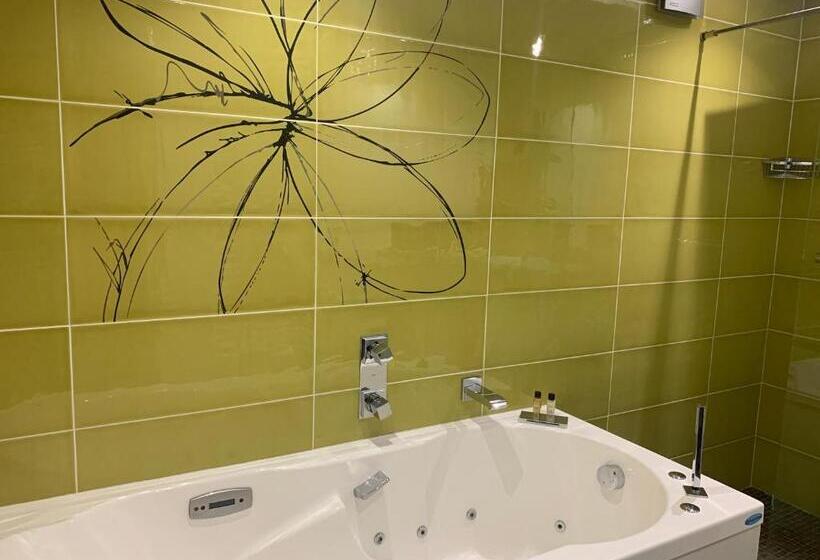 Четырехместный Номер Стандарт Вид на Сад, Mur Mûres