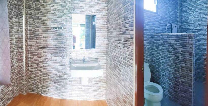 חדר סטנדרט לארבעה, Noppakhun Resort