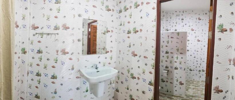 חדר סטנדרט לארבעה, Noppakhun Resort