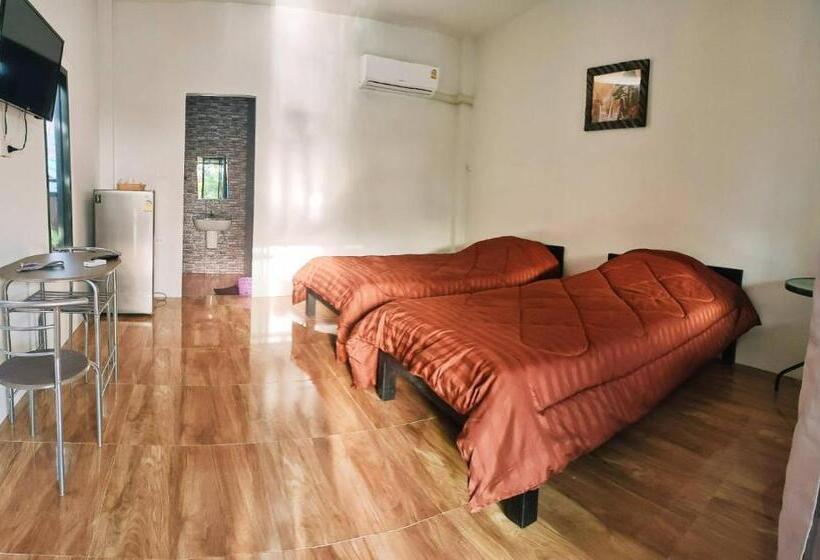 חדר סטנדרט עם מרפסת, Noppakhun Resort