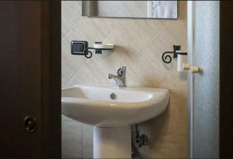Chambre Standard Individuelle, Feudo Delle Querce