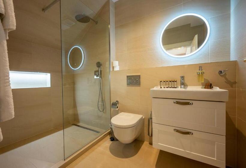 Номер Стандарт, & Restaurant Chateau Trnová