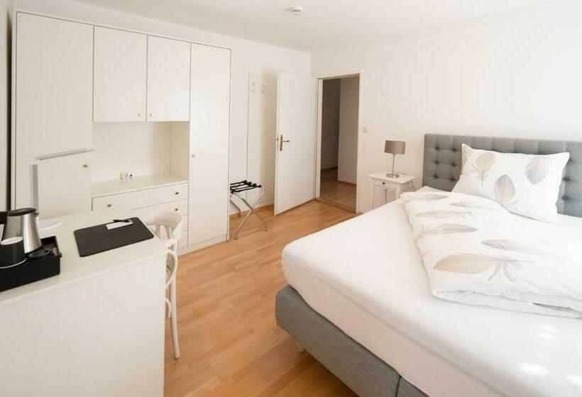 Номер Deluxe с Балконом, Aparthome L.i.n.z