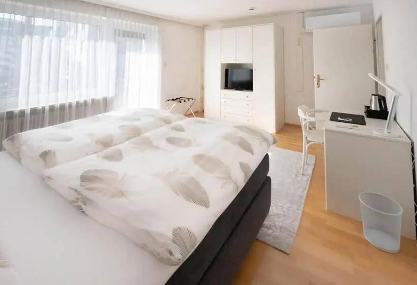 Quarto standart com varanda, Aparthome L.i.n.z