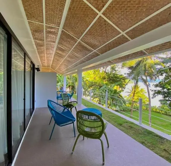 オーシャンビュースタンダードルームバルコニー付き, Tuburan Cove Beach Resort