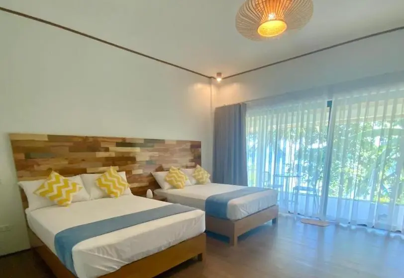 オーシャンビュースタンダードルームバルコニー付き, Tuburan Cove Beach Resort