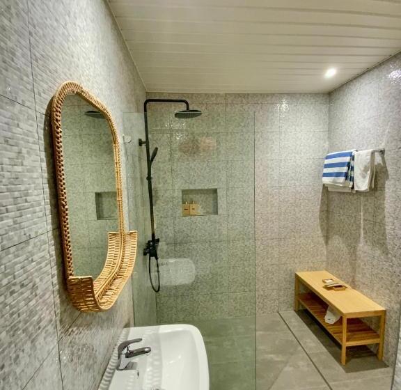 标准平房, Tuburan Cove Beach Resort