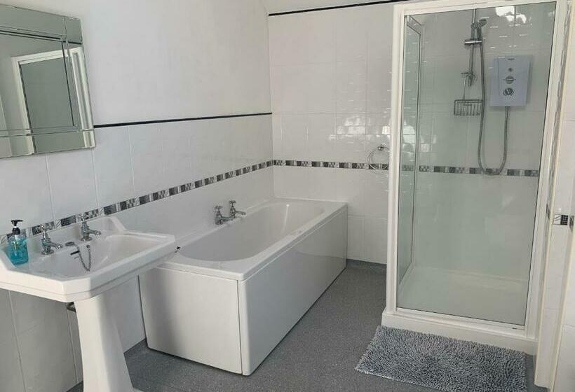 Номер Стандарт, Kinnoch Lodge