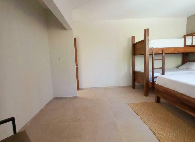 غرفة عائلية, Casaola Mizata