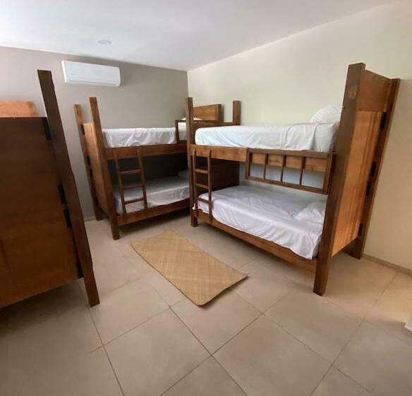 سرير فى غرفة مشتركه, Casaola Mizata