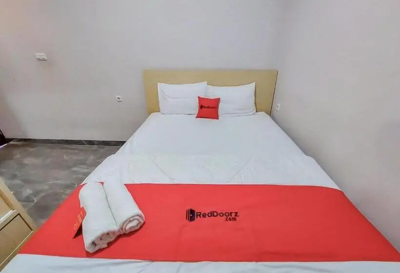 スタンダードルーム, Reddoorz At Cempaka Guesthouse Tarakan