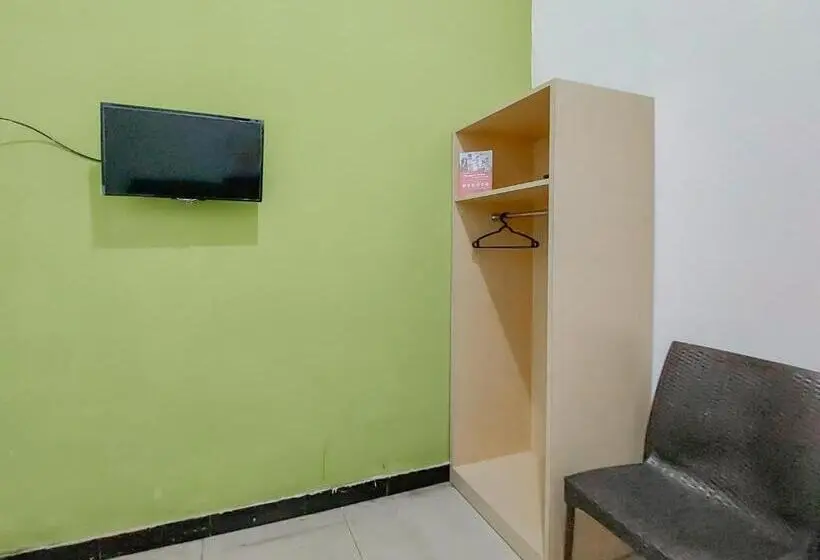 エコノミーシングルルーム, Reddoorz At Cempaka Guesthouse Tarakan