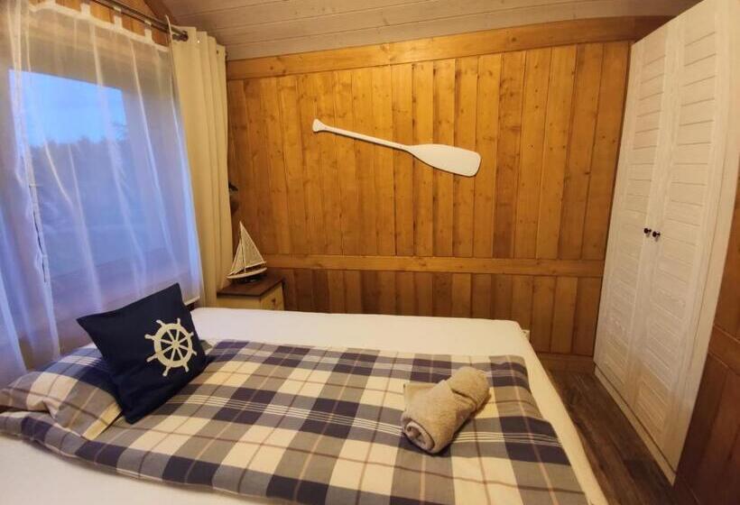 בקתת חדר, Ostoja Dwa Jeziora