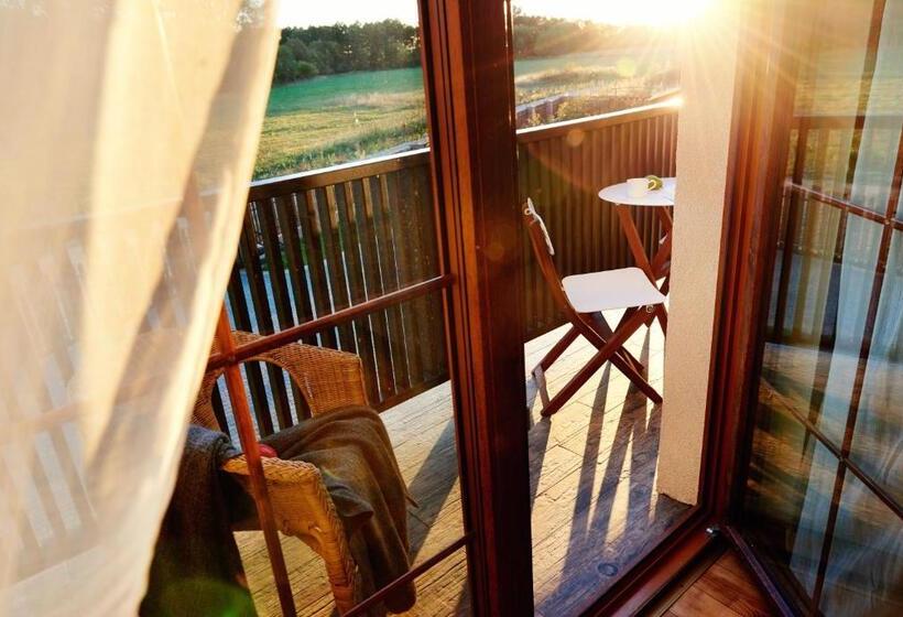 חדר לארבעה סטנדרטי עם מרפסת, Ostoja Dwa Jeziora