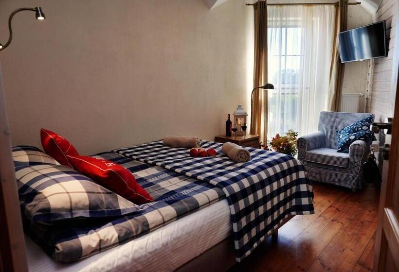 חדר בסיסי, Ostoja Dwa Jeziora