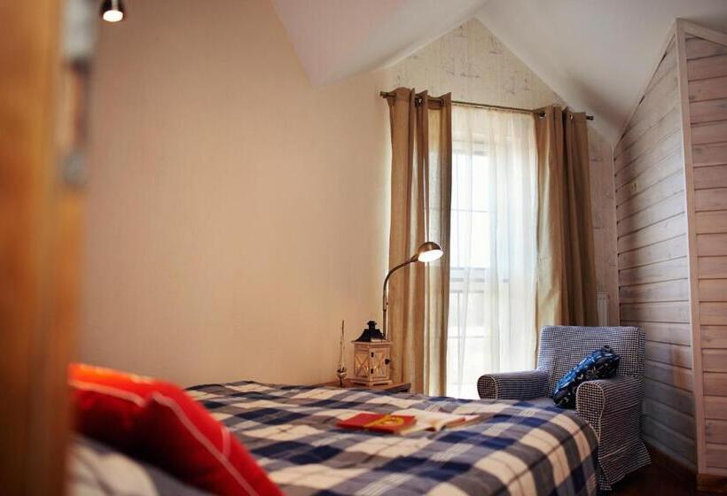 חדר בסיסי, Ostoja Dwa Jeziora