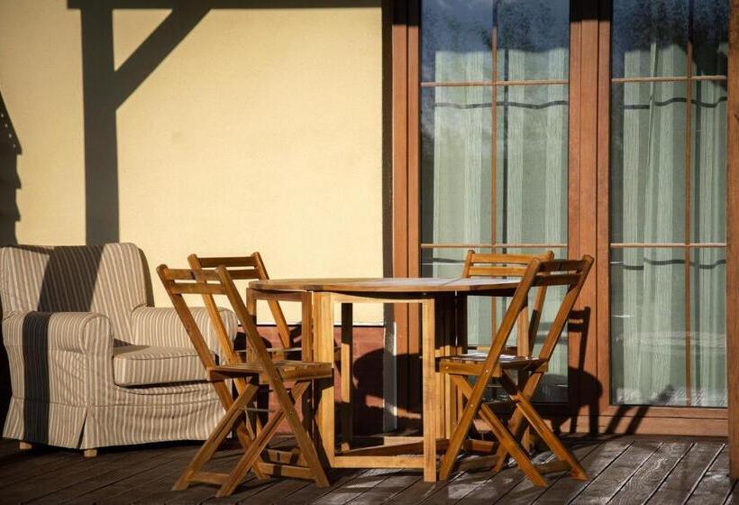 חדר משפחתי, Ostoja Dwa Jeziora