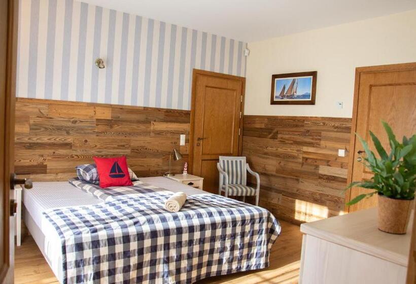 חדר משפחתי, Ostoja Dwa Jeziora