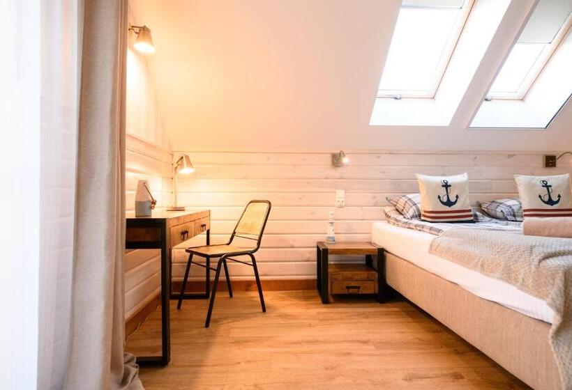 חדר משפחתי, Ostoja Dwa Jeziora