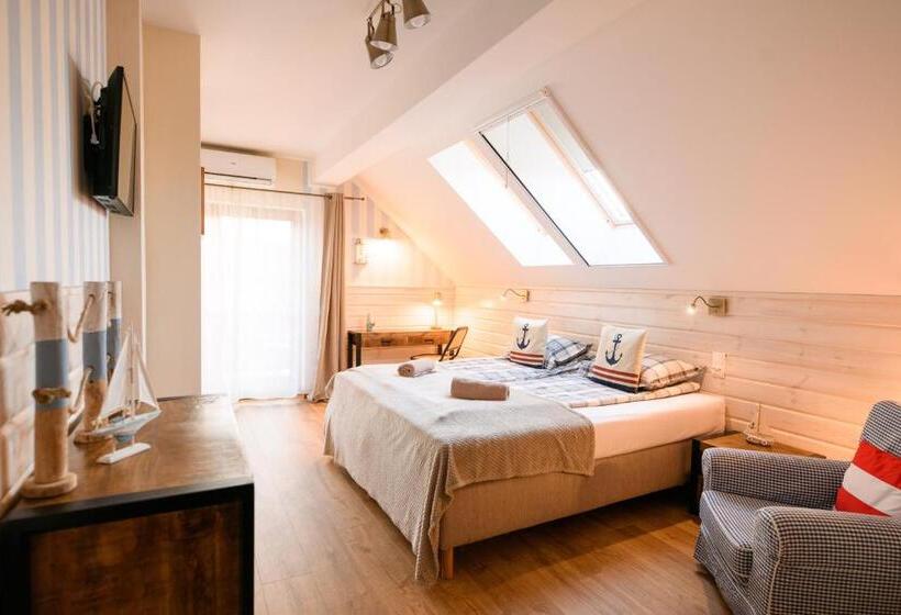 חדר משפחתי, Ostoja Dwa Jeziora