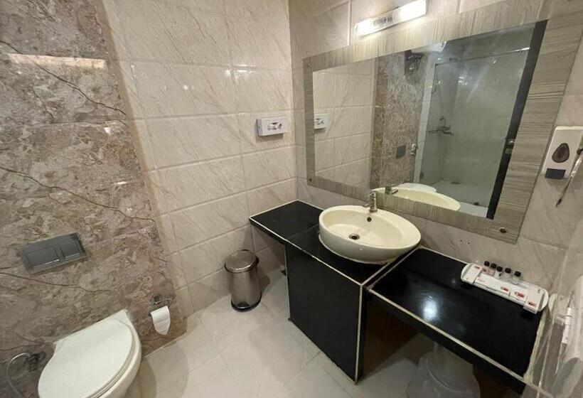 חדר סופריור עם מיטת קינג, The Vaishnavi