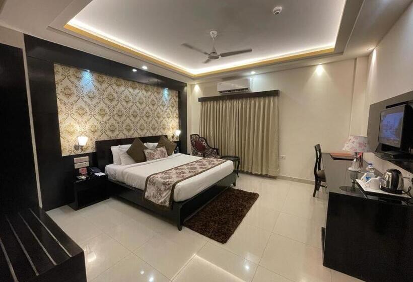 חדר סופריור עם מיטת קינג, The Vaishnavi