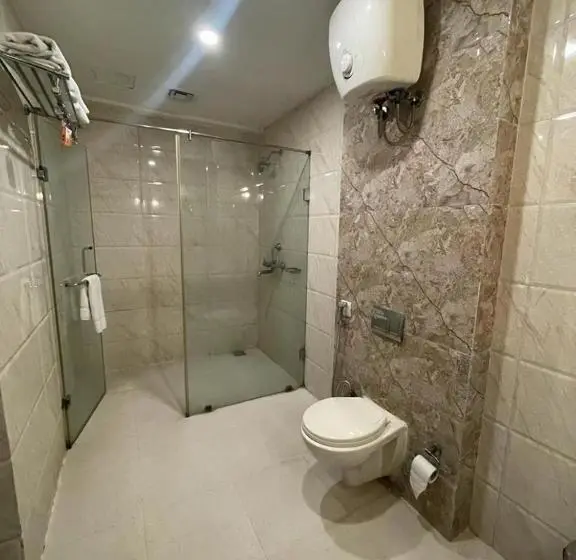 Chambre Supérieure, The Vaishnavi