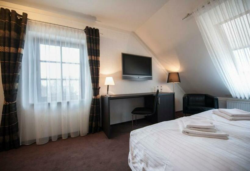 デラックスルーム, Markus