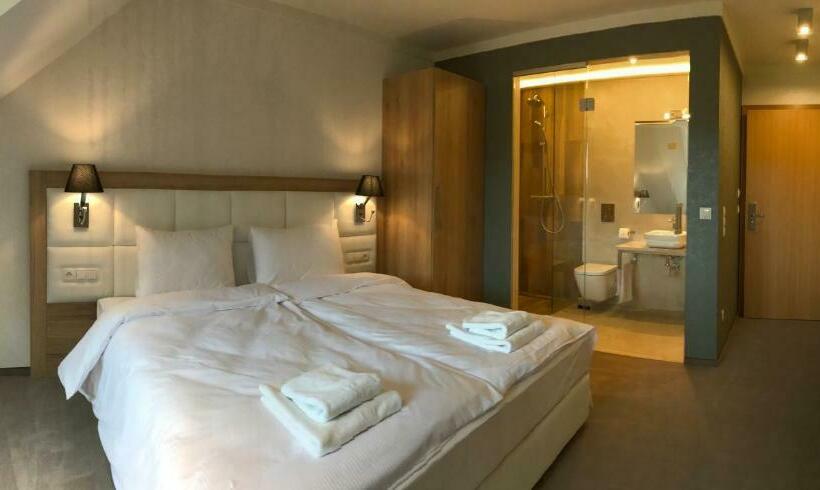 スタンダードルーム, Markus