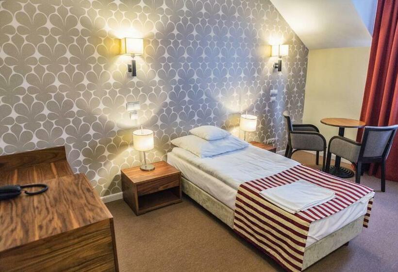 חדר סטנדרט יחיד, Lord Krosno