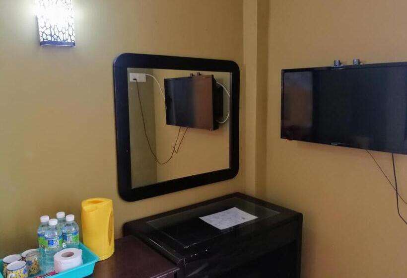 اتاق لوکس خانوادگی, Angsana