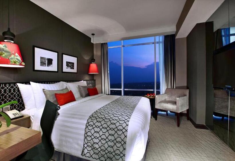 Номер Deluxe, Aston Priority Simatupang Hotel And Conference Center
