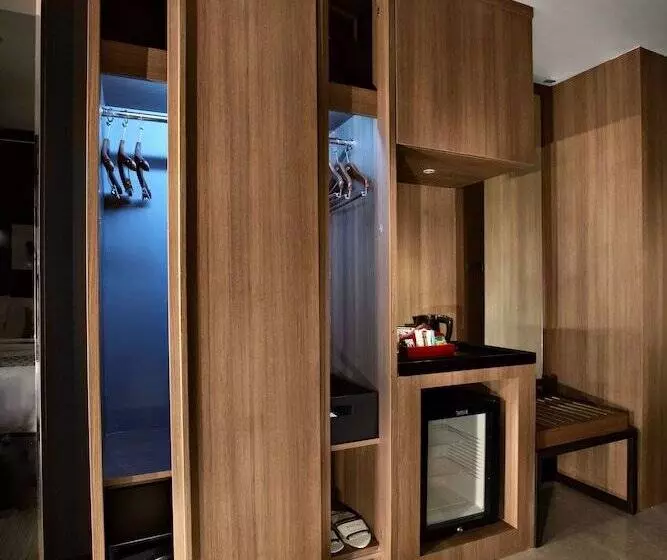 デラックスルーム, Aston Priority Simatupang Hotel And Conference Center