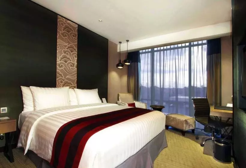 デラックスルーム, Aston Priority Simatupang Hotel And Conference Center