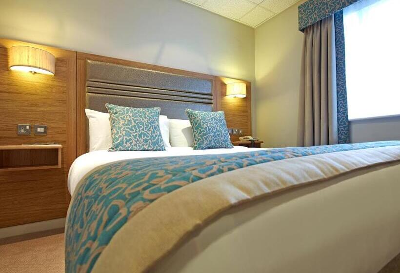 스탠다드 룸, The Briar Court