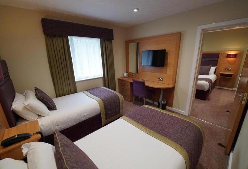 스탠다드 룸, The Briar Court