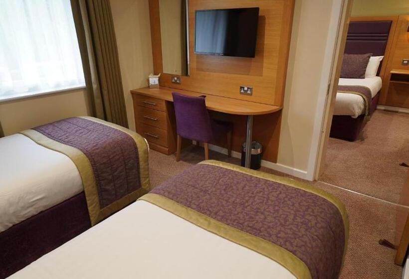 스탠다드 룸, The Briar Court