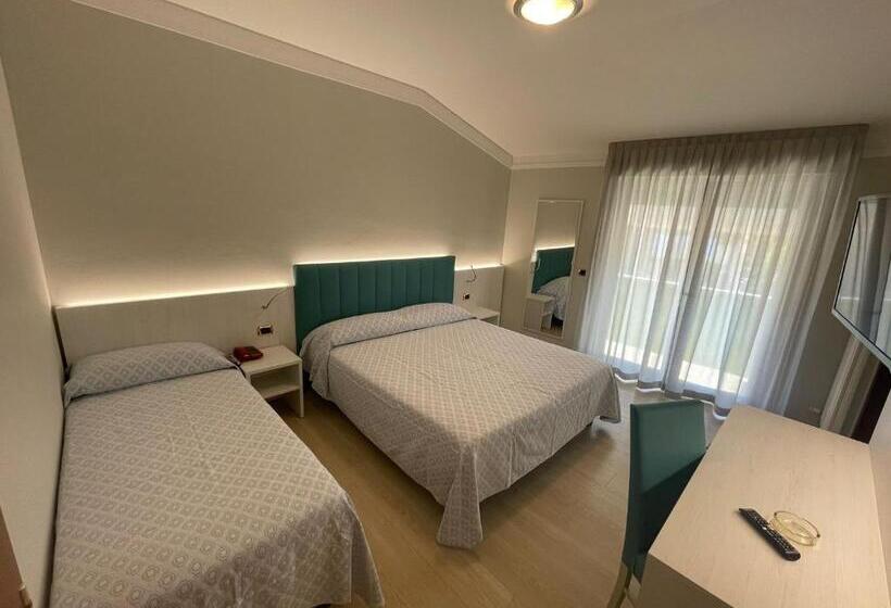 标准三人间, Corallo