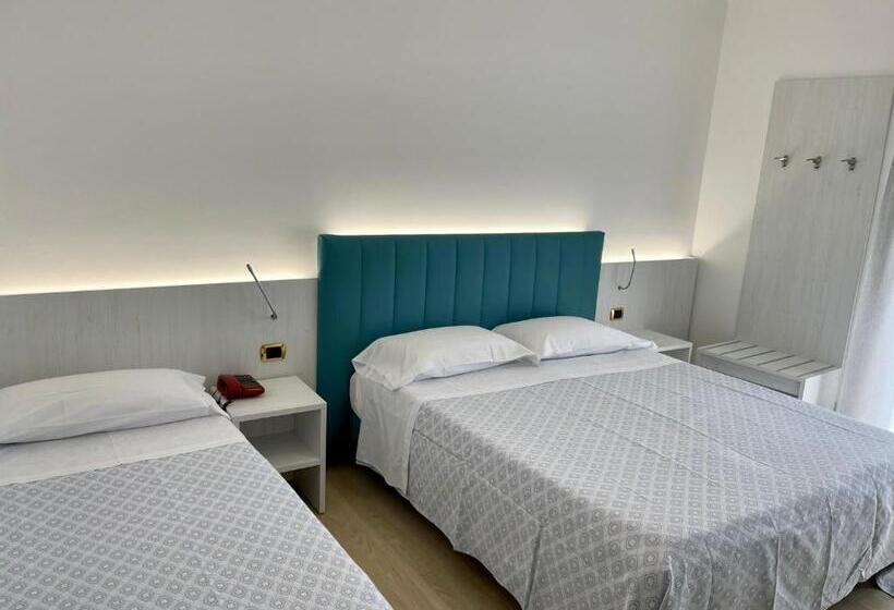 标准三人间, Corallo