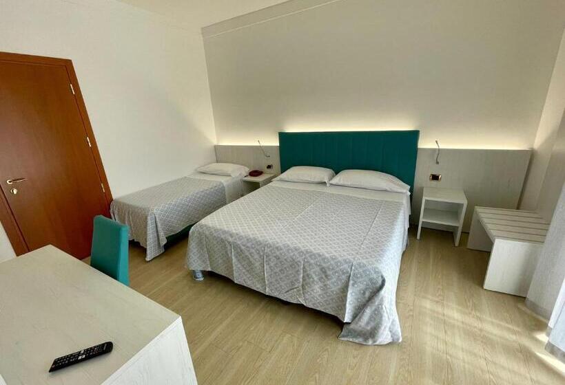 标准三人间, Corallo