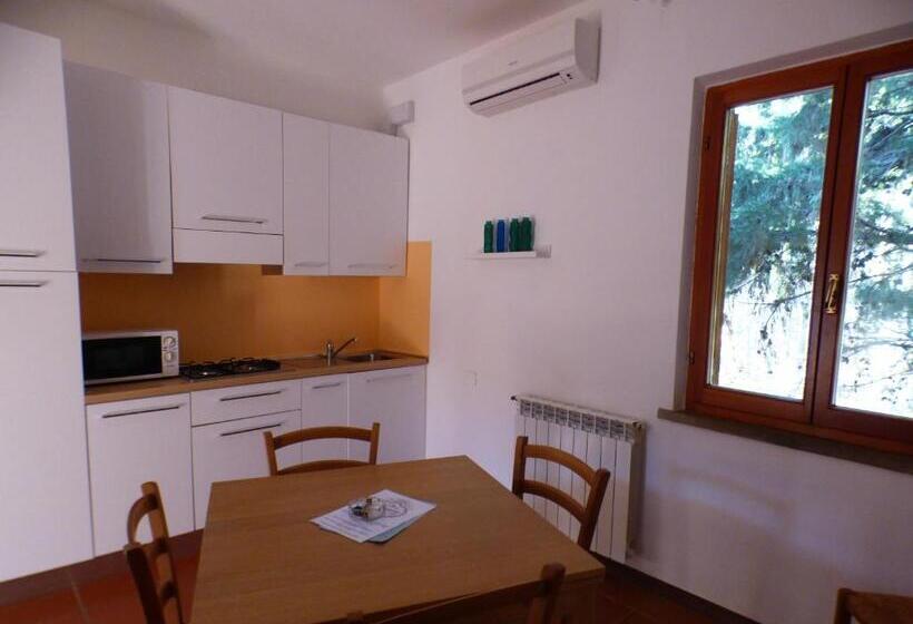 2 Bedroom Apartment Garden View, Ghiacci Vecchi Residence
