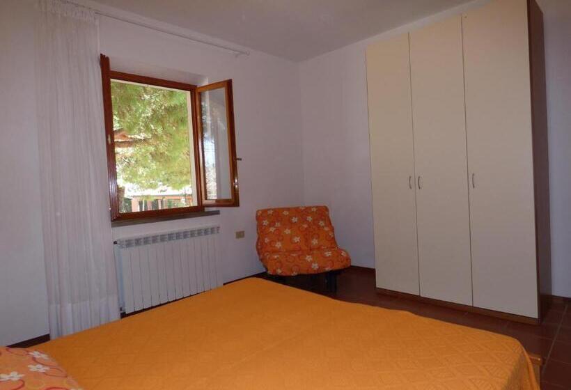 2 Bedroom Apartment Garden View, Ghiacci Vecchi Residence
