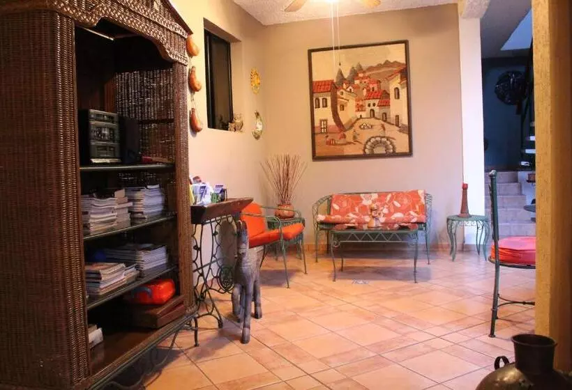 اتاق استاندارد سه نفره, La Posada Del Angel