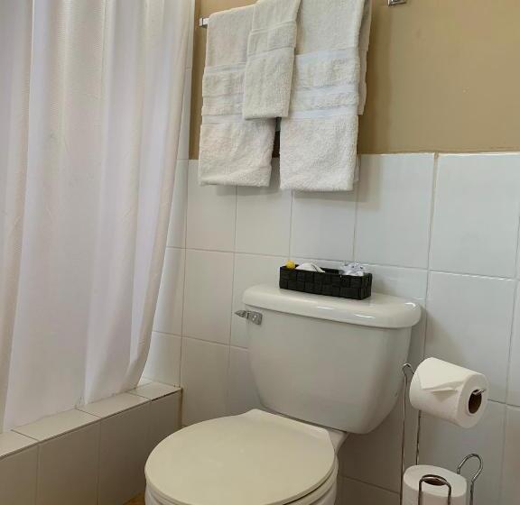 غرفة قياسية ثلاثية, La Posada Del Angel