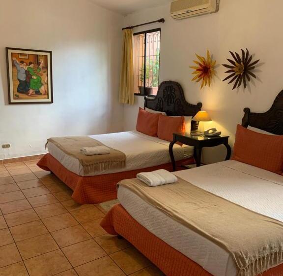 غرفة عائلية, La Posada Del Angel