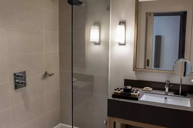 اتاق اجرایی با تخت بزرگ, Marriott Portauprince