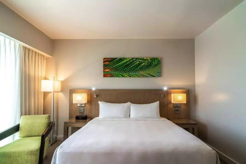اتاق اجرایی با تخت بزرگ, Marriott Portauprince